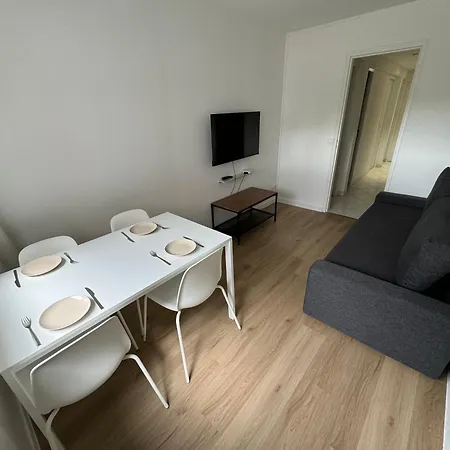 - Centre Grigny Апартаменты